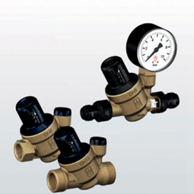 Series 9160 Brass pressure reducing valve with threaded connections